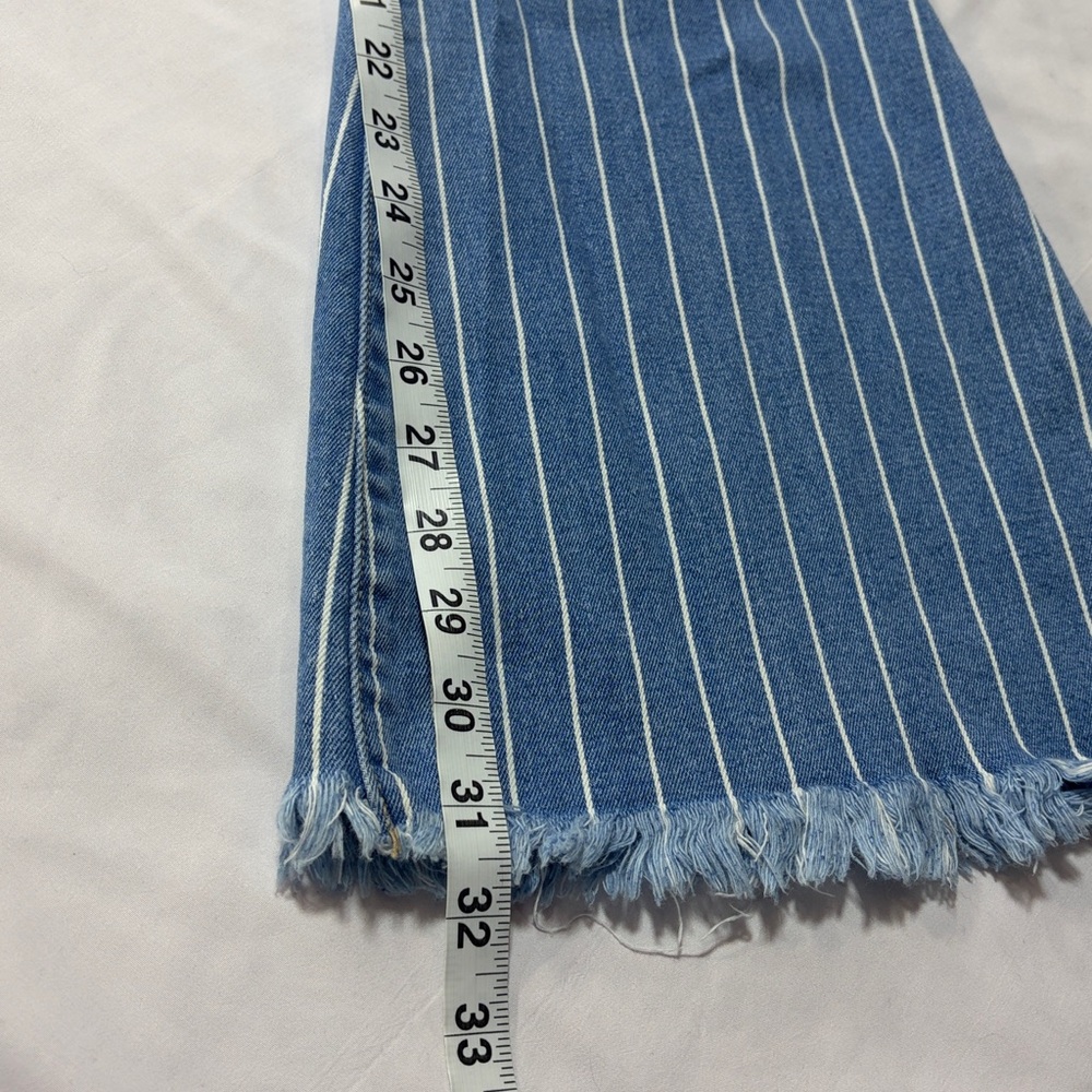 Cello bell bottom pin stripe blue jeans size 5 - Picture 6 of 10